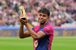 承担重任！麦克丹尼尔斯半场8中6轰14分2板