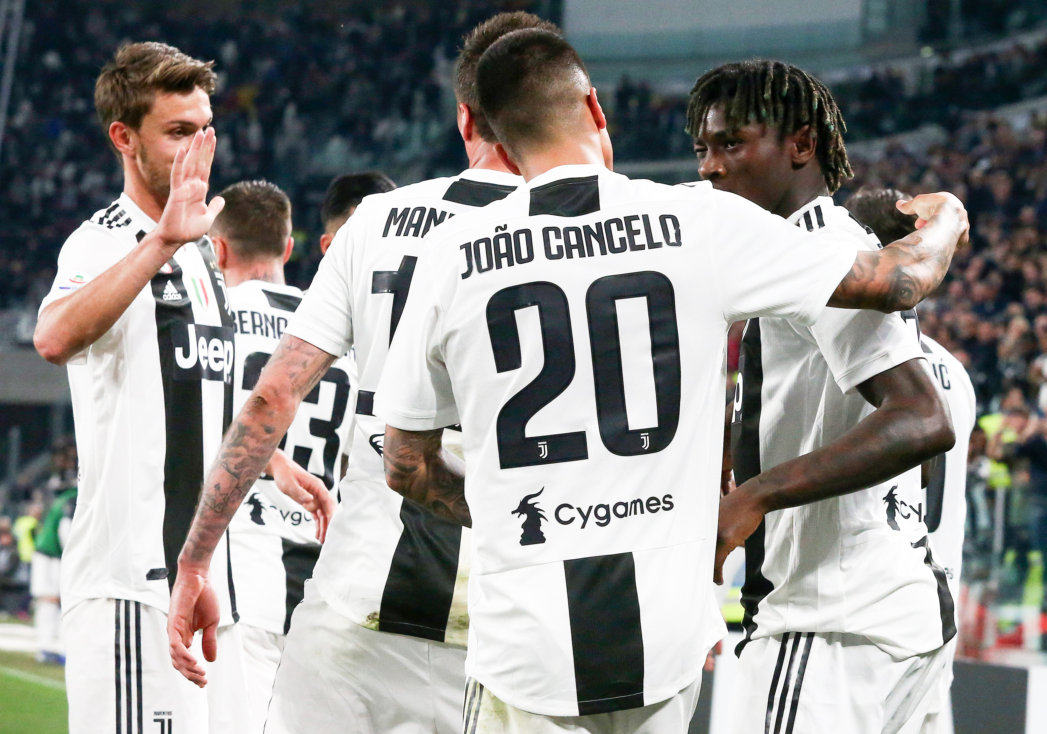 泰晤士报：竞标欧冠失败后，网飞考虑争夺部分英超转播权