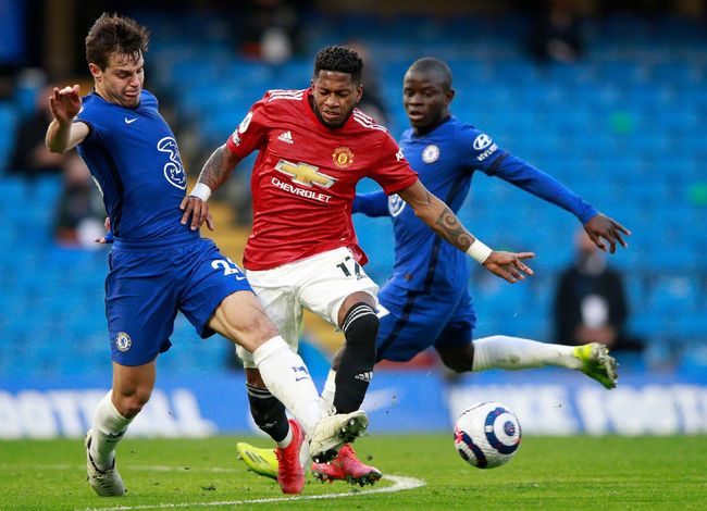 帕潘夸赞吉鲁：他不仅能进球还能防守，甚至还能客串门将